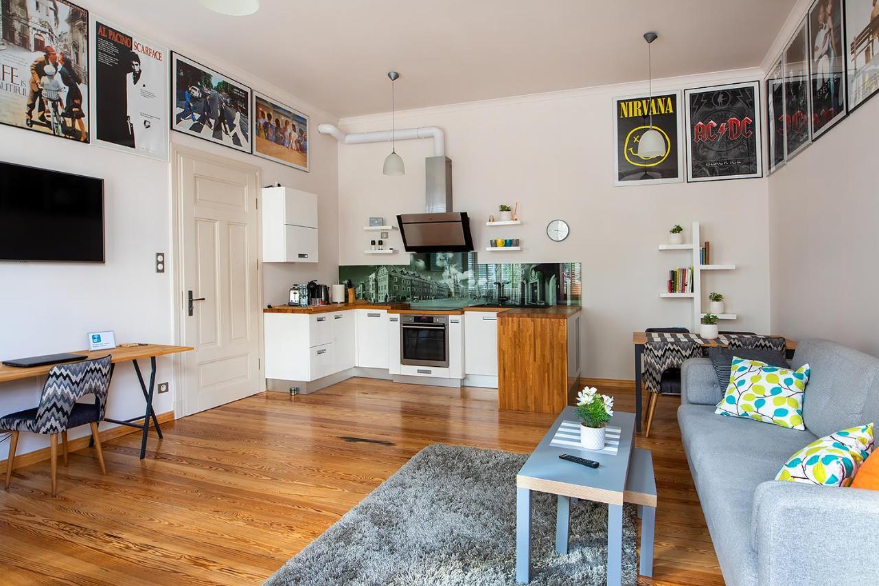 Movie Apartment Jezyce Poznań Exteriör bild